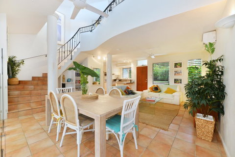 [ ANDY'S BEACH HOUSE ] - Tourism Cairns 10