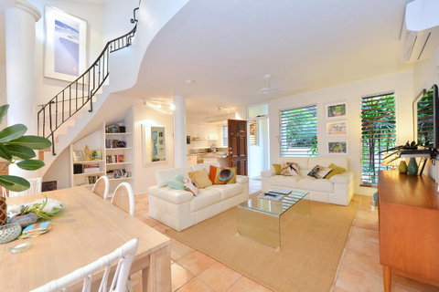 [ ANDY'S BEACH HOUSE ] - Tourism Cairns 13