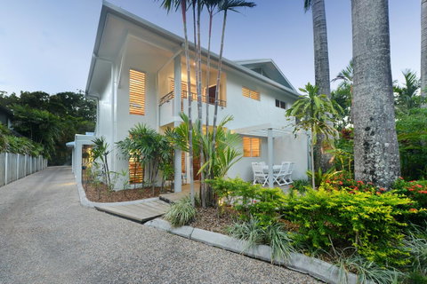 [ ANDY'S BEACH HOUSE ] - Tourism Cairns 11