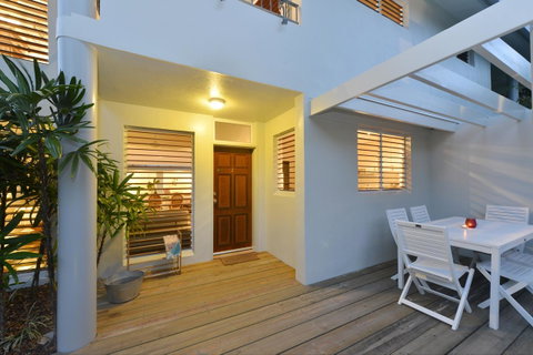 [ ANDY'S BEACH HOUSE ] - Tourism Cairns 7