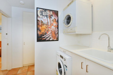[ ANDY'S BEACH HOUSE ] - Tourism Cairns 30
