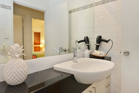 [ ANDY'S BEACH HOUSE ] - Tourism Cairns 28