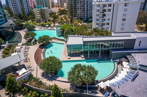 Q1 Resort & Spa - Official - Tourism Cairns 2