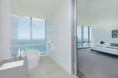 Q1 Resort & Spa - Official - Tourism Cairns 12