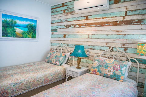 Jamaica Beach House - Tourism Cairns 22
