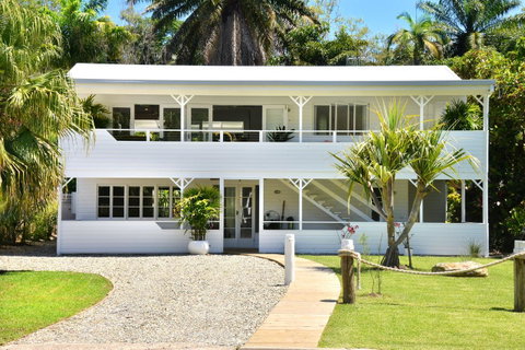 Jamaica Beach House - Tourism Cairns 16