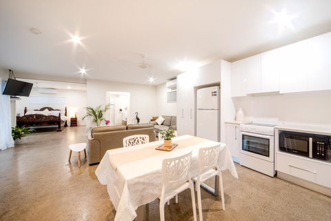 Whitsunday Luxury Homes - Tourism Cairns 10