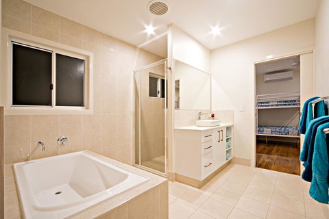 Whitsunday Luxury Homes - Tourism Cairns 24