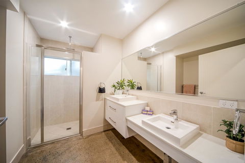 Whitsunday Luxury Homes - Tourism Cairns 33