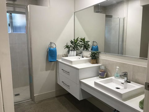 Whitsunday Luxury Homes - Tourism Cairns 13