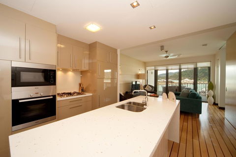 The Boathouse Apartments - Tourism Cairns 11