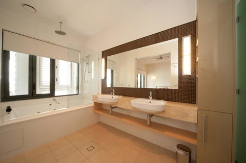 The Boathouse Apartments - Tourism Cairns 16