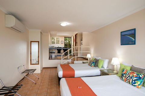 Sunlit Waters Studio Apartments - Tourism Cairns 29
