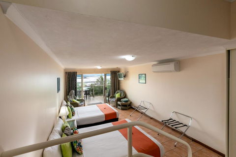 Sunlit Waters Studio Apartments - Tourism Cairns 24