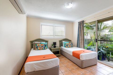 Sunlit Waters Studio Apartments - Tourism Cairns 37