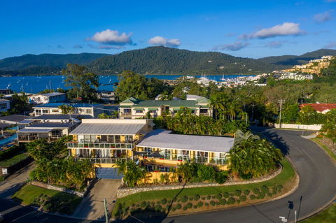 Sunlit Waters Studio Apartments - Tourism Cairns 6