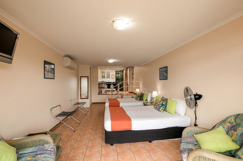 Sunlit Waters Studio Apartments - Tourism Cairns 30
