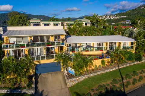 Sunlit Waters Studio Apartments - Tourism Cairns 7