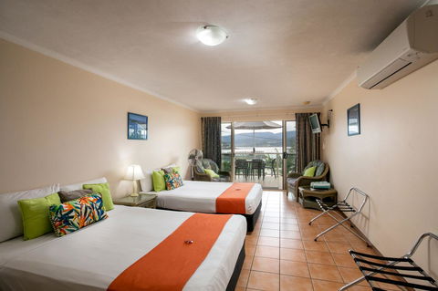 Sunlit Waters Studio Apartments - Tourism Cairns 23