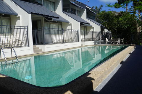 Airlie Seaview Apartments - Tourism Cairns 5