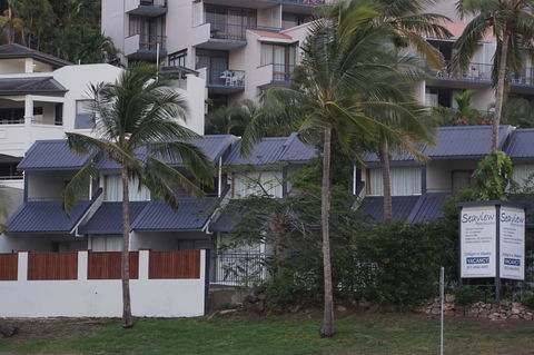 Airlie Seaview Apartments - Tourism Cairns 2