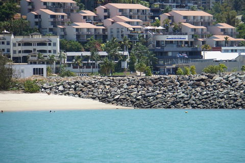 Airlie Seaview Apartments - Tourism Cairns 1