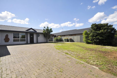 Bribie Island Canal Holiday Destination! - Tourism Cairns 2