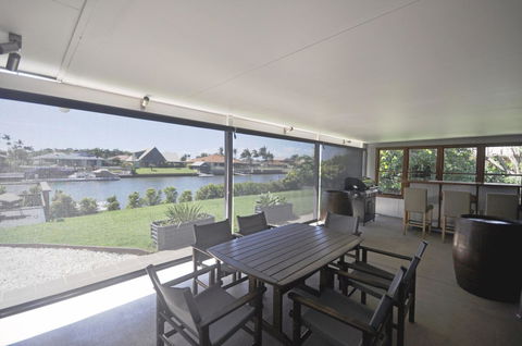 Bribie Island Canal Holiday Destination! - Tourism Cairns 7