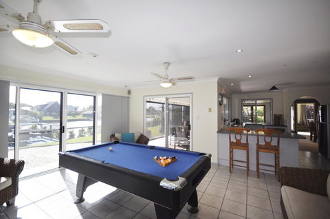 Bribie Island Canal Holiday Destination! - Tourism Cairns 20