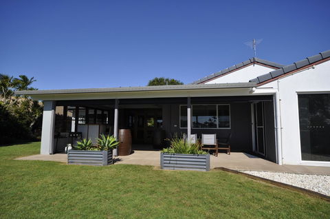 Bribie Island Canal Holiday Destination! - Tourism Cairns 14