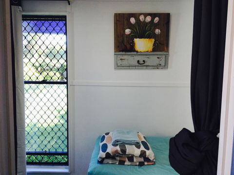 XYL Pets Friendly Seaside Boutique Guesthouse - Tourism Cairns 7
