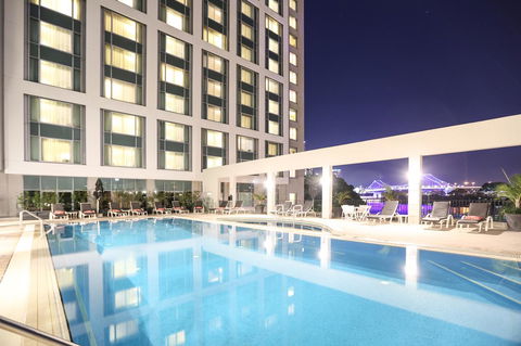 Stamford Plaza Brisbane - Tourism Cairns 2