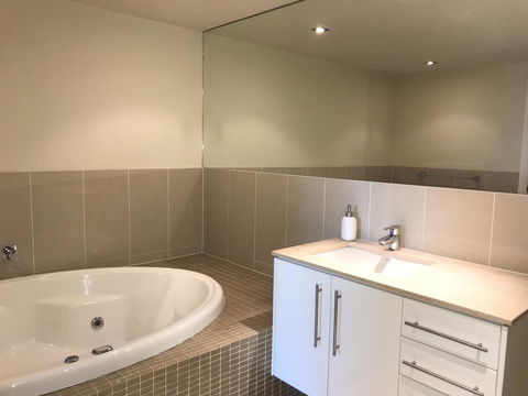 Proximity Waterfront Apartments - Tourism Cairns 22