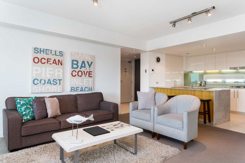 Proximity Waterfront Apartments - Tourism Cairns 32