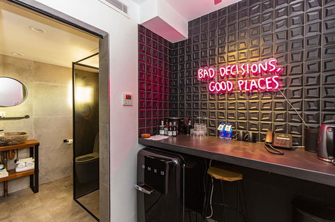 The Pink Hotel Coolangatta - Tourism Cairns 15