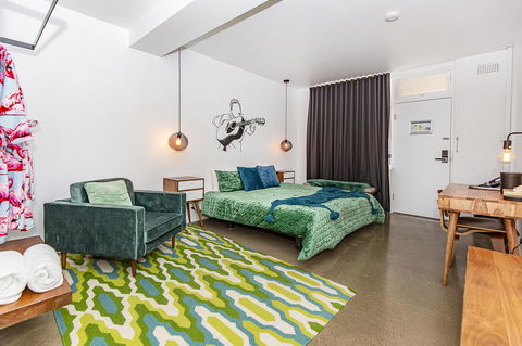 The Pink Hotel Coolangatta - Tourism Cairns 28