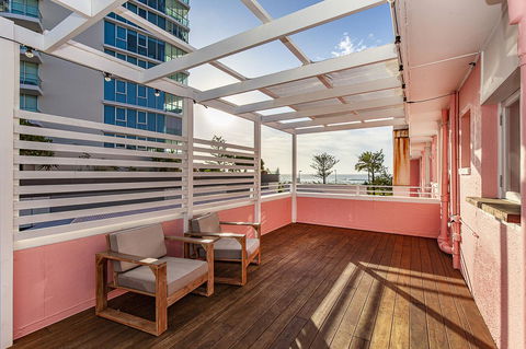 The Pink Hotel Coolangatta - Tourism Cairns 30