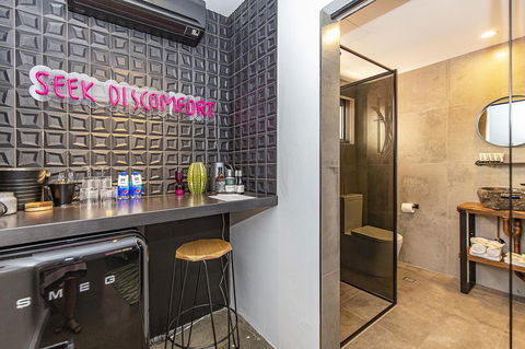 The Pink Hotel Coolangatta - Tourism Cairns 26