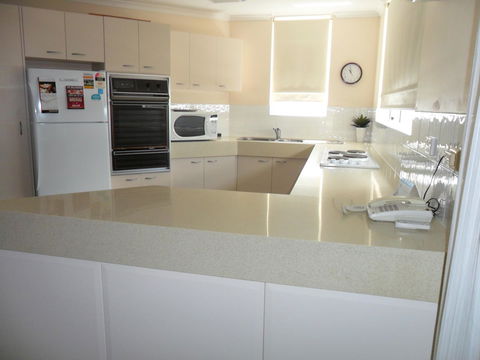 Grosvenor Beachfront Apartments Surfers Paradise - Tourism Cairns 15