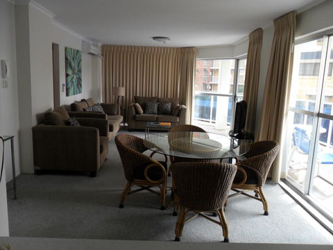 Grosvenor Beachfront Apartments Surfers Paradise - Tourism Cairns 23