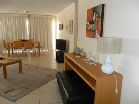 Grosvenor Beachfront Apartments Surfers Paradise - Tourism Cairns 10