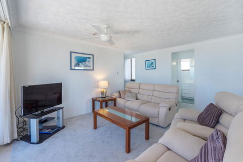 Columbia Beachfront Apartments On Rainbow Bay - Tourism Cairns 5