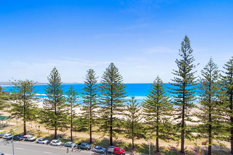 Columbia Beachfront Apartments On Rainbow Bay - Tourism Cairns 40