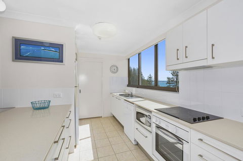 Columbia Beachfront Apartments On Rainbow Bay - Tourism Cairns 35