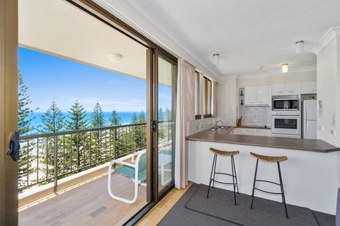 Columbia Beachfront Apartments On Rainbow Bay - Tourism Cairns 28