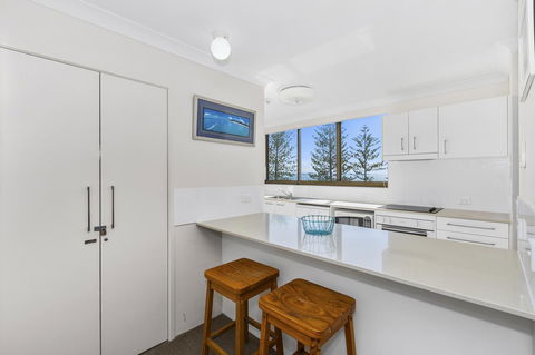 Columbia Beachfront Apartments On Rainbow Bay - Tourism Cairns 22