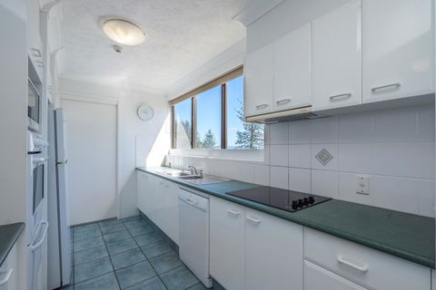 Columbia Beachfront Apartments On Rainbow Bay - Tourism Cairns 7