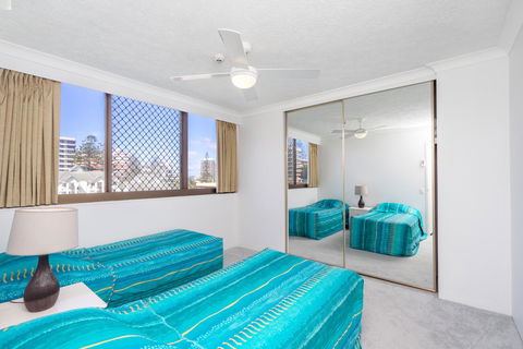 Columbia Beachfront Apartments On Rainbow Bay - Tourism Cairns 11