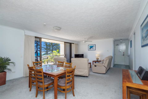 Columbia Beachfront Apartments On Rainbow Bay - Tourism Cairns 13