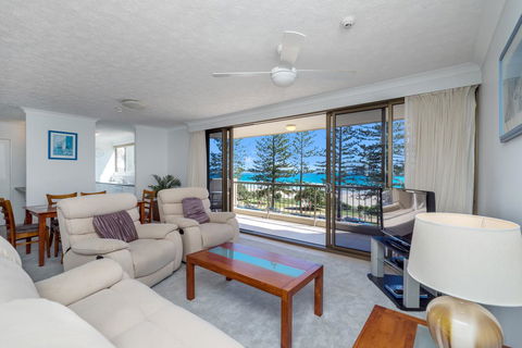 Columbia Beachfront Apartments On Rainbow Bay - Tourism Cairns 12